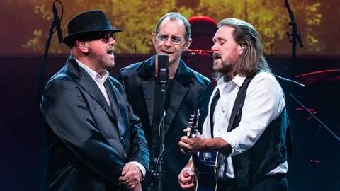 The-Bee-Gees-2.jpg